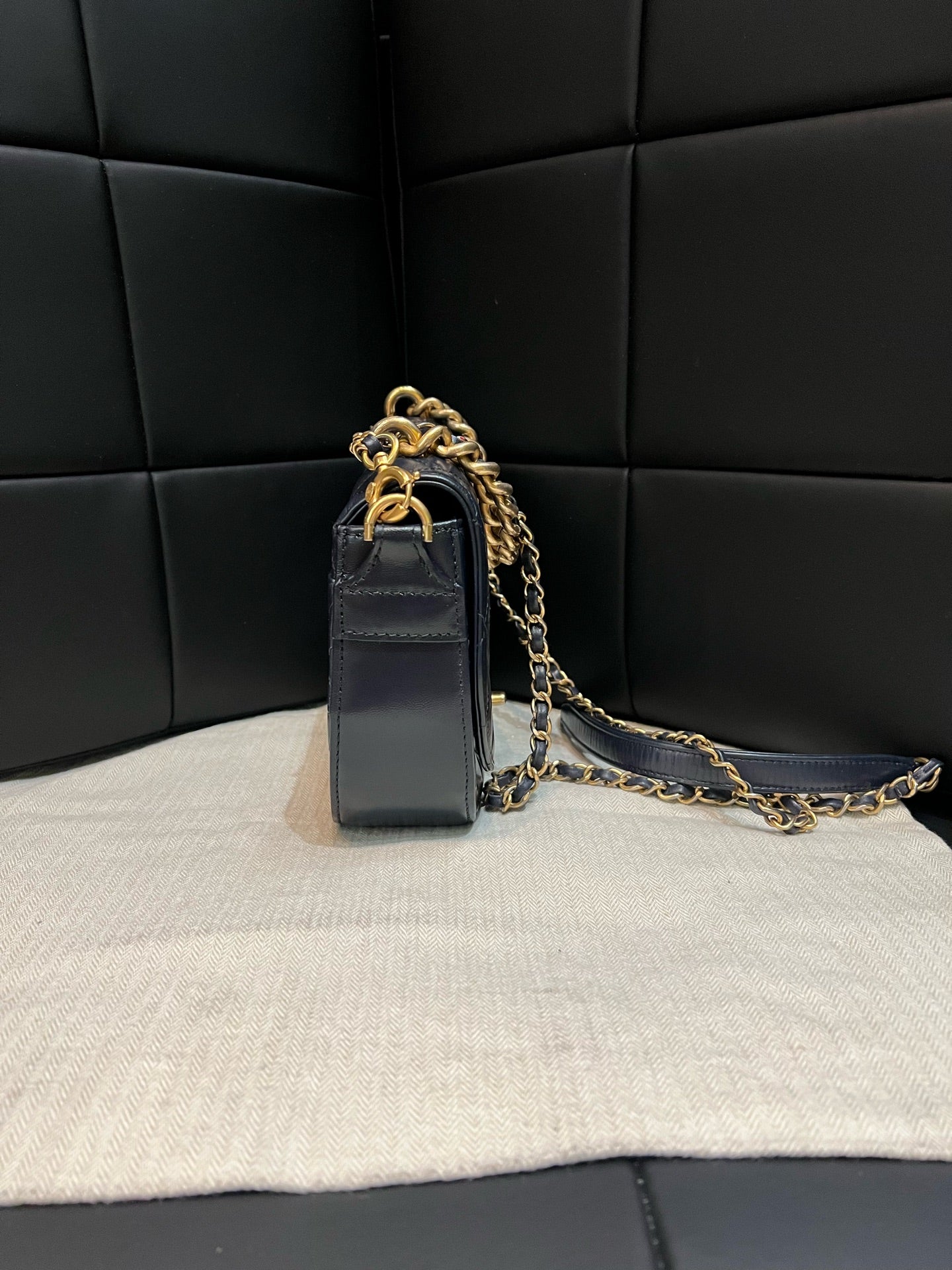 Chanel - Saddle Bag - Leather - Blue - (small)