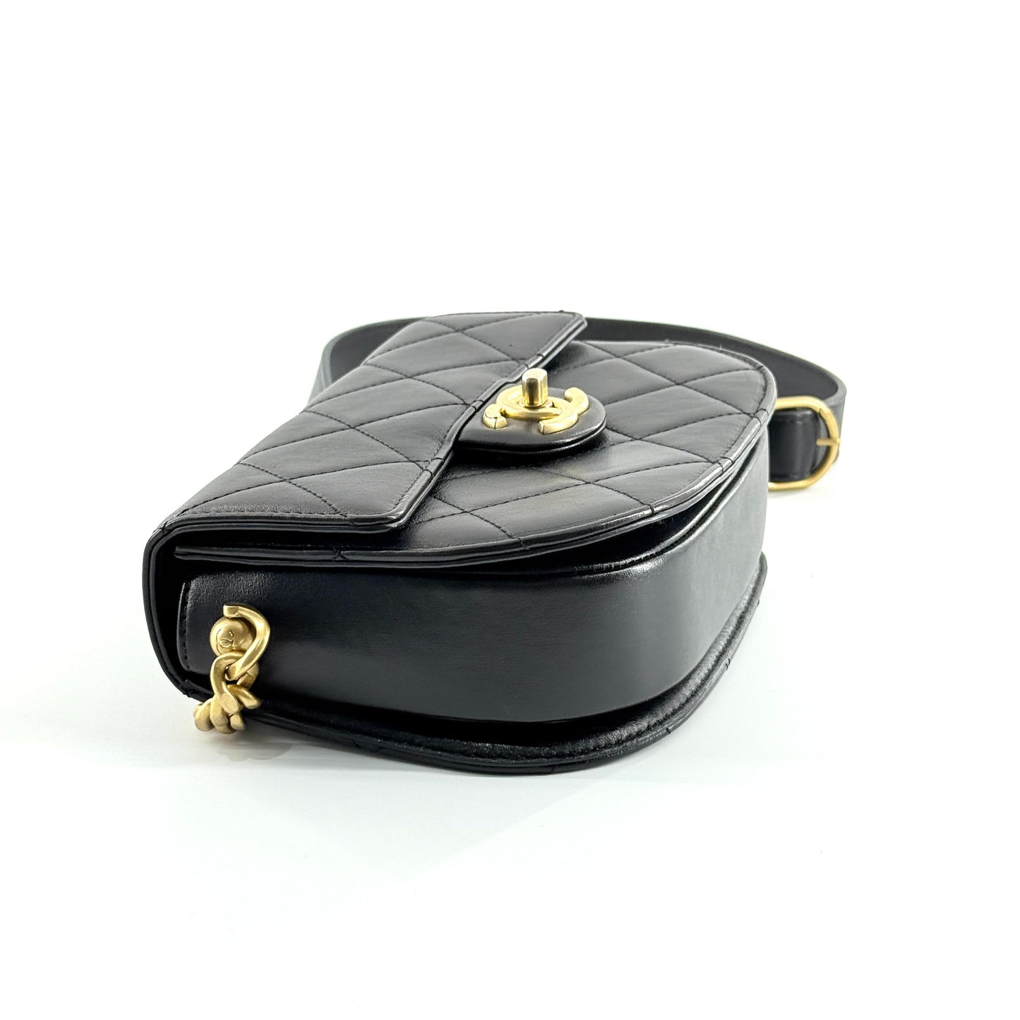 Chanel - Saddle Flap Bag - Calfskin leather - Black with Gold-Tone Hardware - (mini)