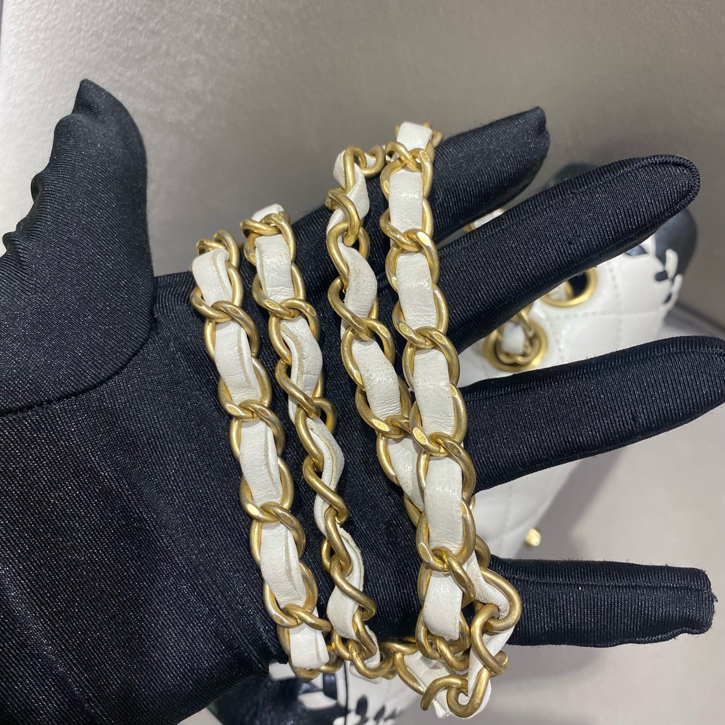 Chanel - Saddle Flap Bag - Lambskin leather - Black and White with Gold-Tone Hardware - (mini)