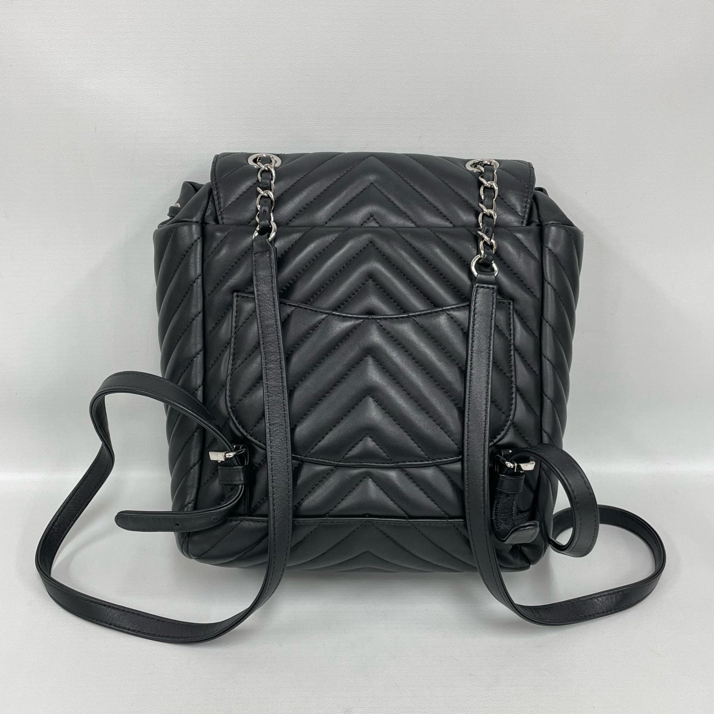 Chanel - Salzburg Chevron Backpack - Lambskin leather - Black - (medium)