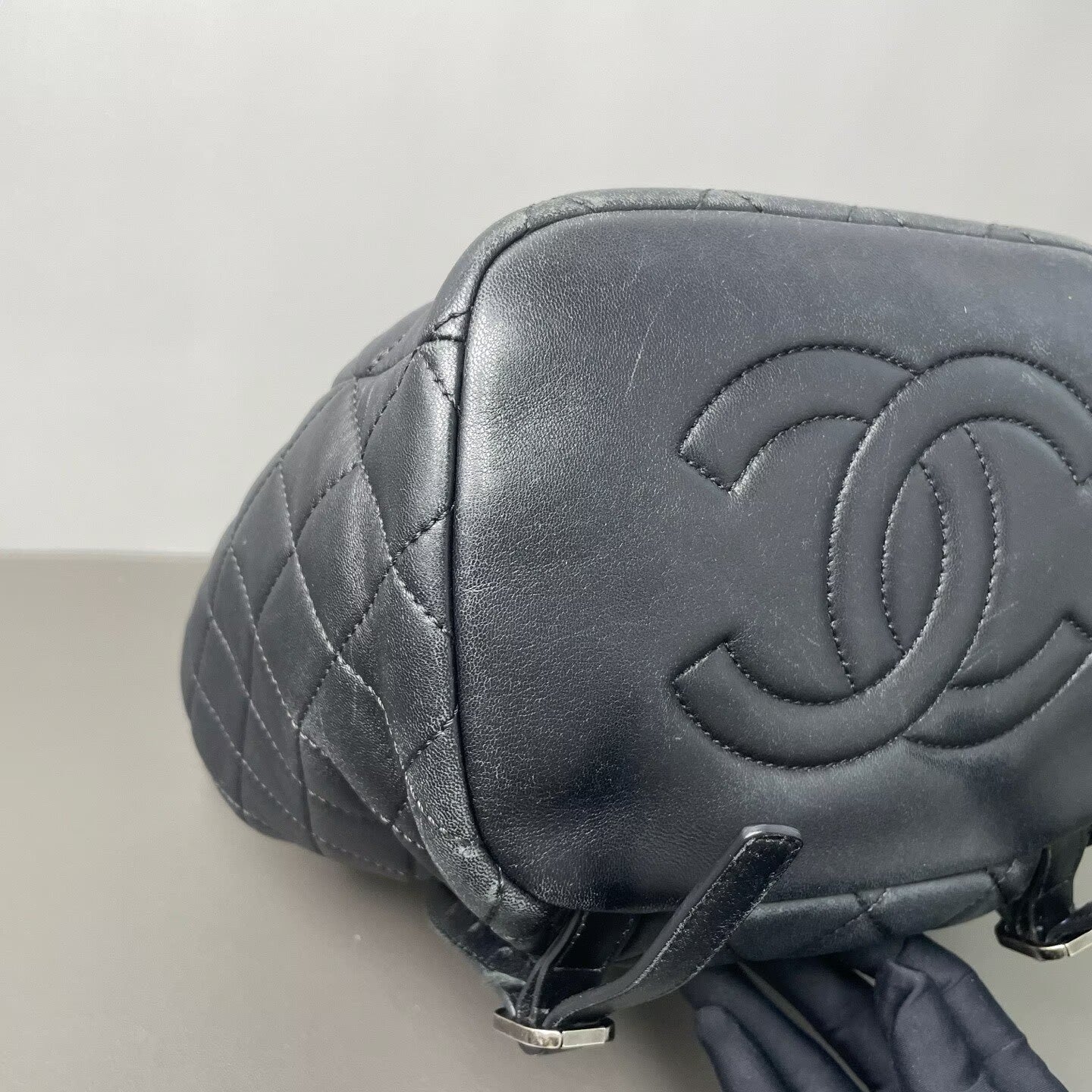 Chanel - Salzburg Drawstring Backpack - Lambskin leather - Black with Silver-Tone Hardware - (Small)