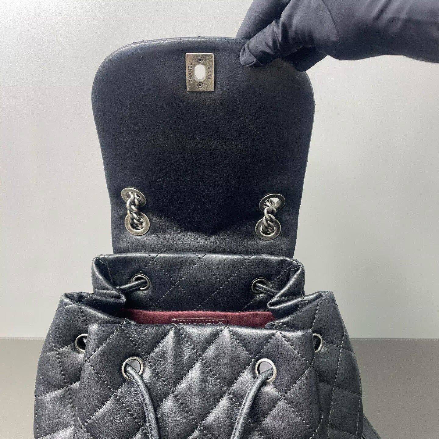 Chanel - Salzburg Drawstring Backpack - Lambskin leather - Black with Silver-Tone Hardware - (Small)