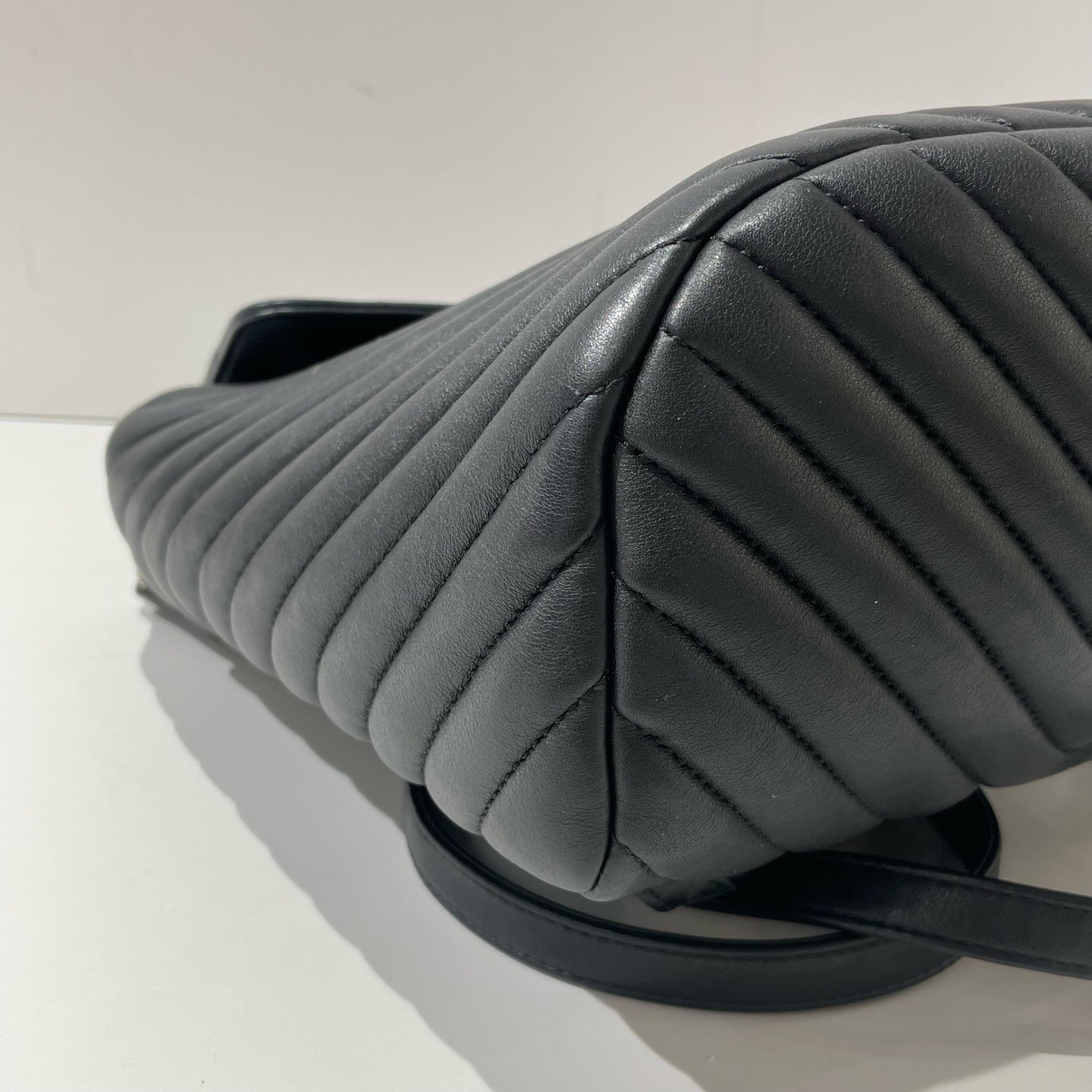 Chanel - Salzburg - Leather - Black - (medium)
