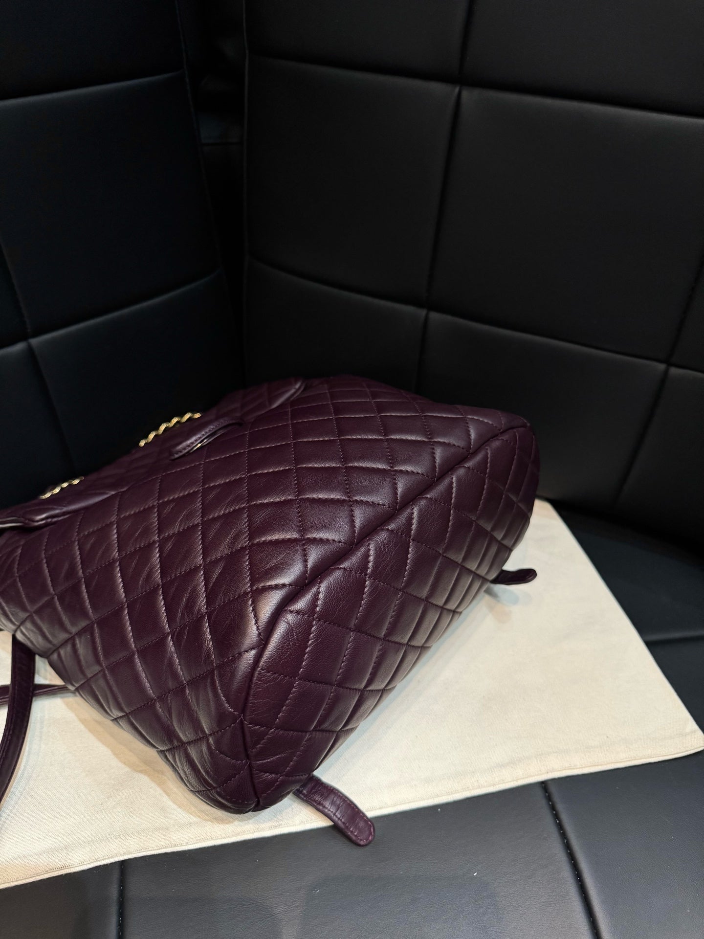 Chanel - Salzburg - Leather - Purple - (medium)