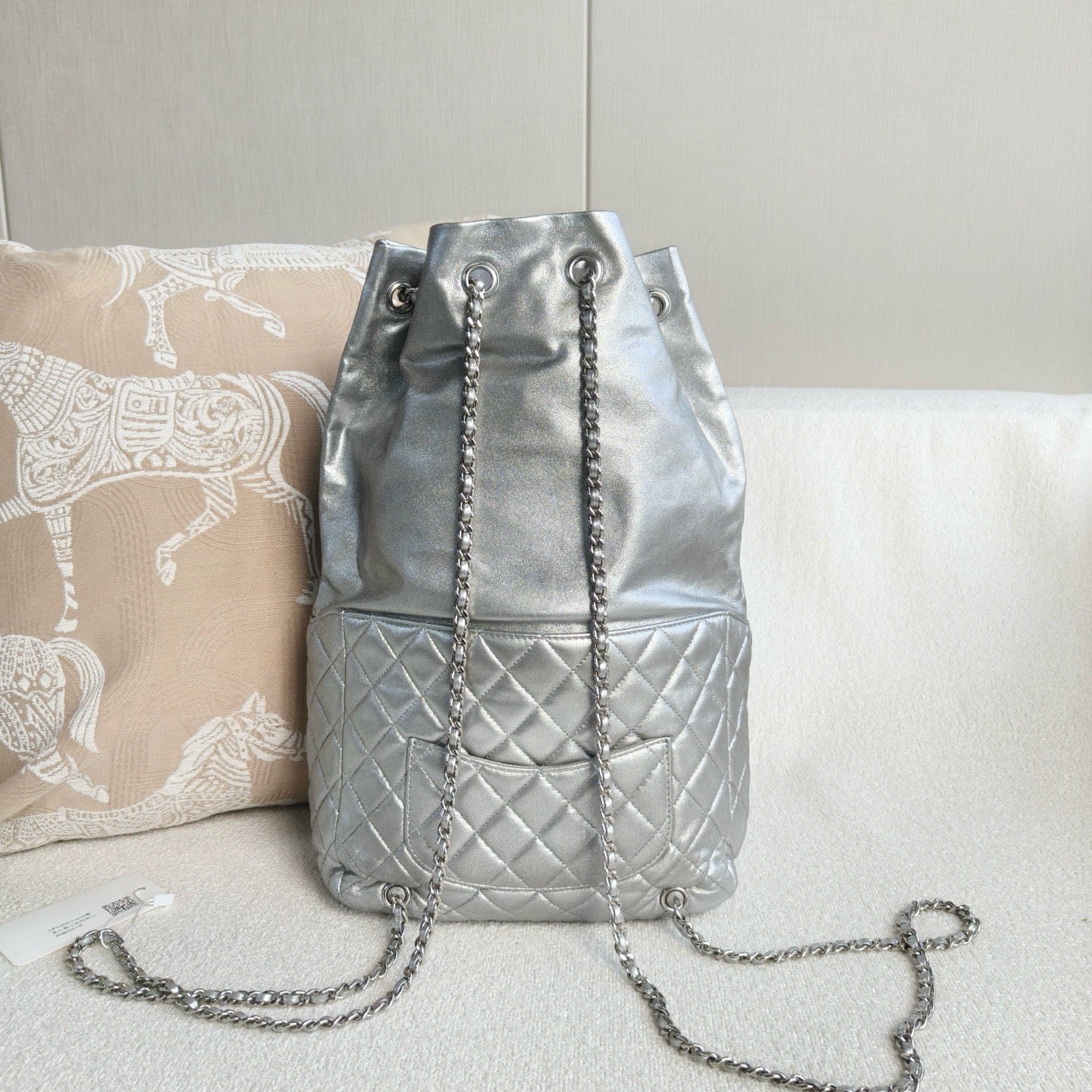 Chanel - Seoul Collection Drawstring Backpack - Cowhide leather - Silver - (Medium)