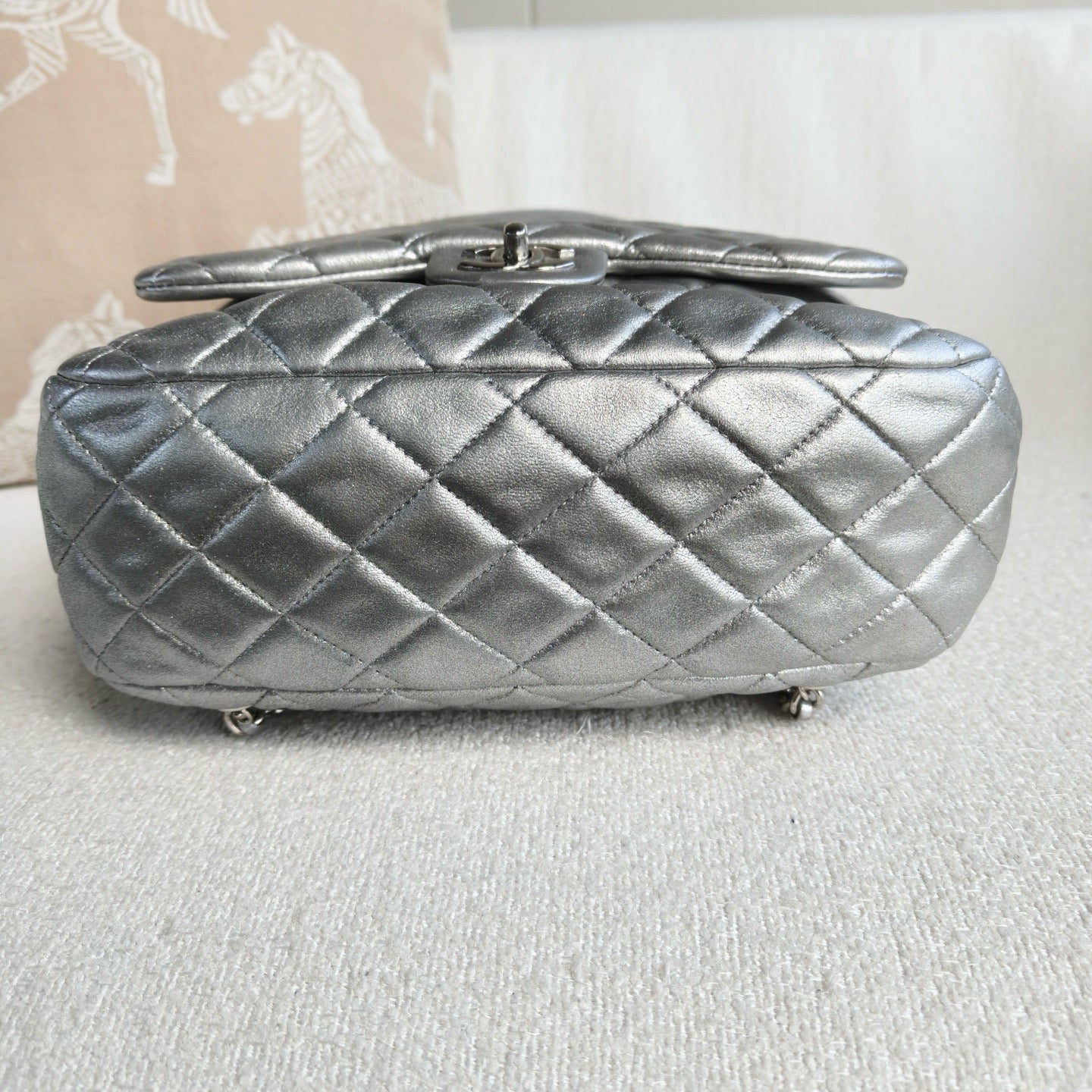Chanel - Seoul Collection Drawstring Backpack - Cowhide leather - Silver - (Medium)