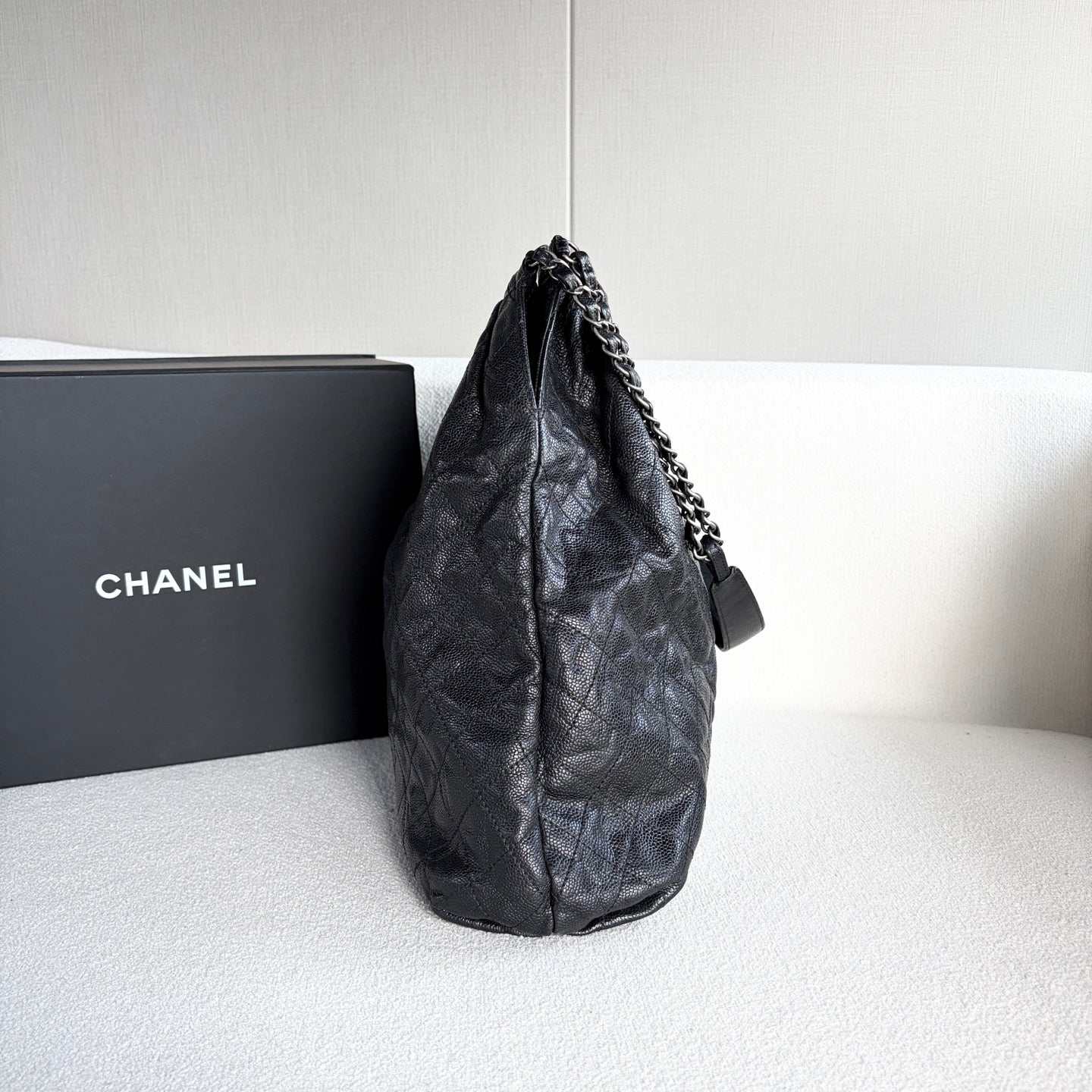 Chanel - Shopping Bag - Leather - Black - (large)