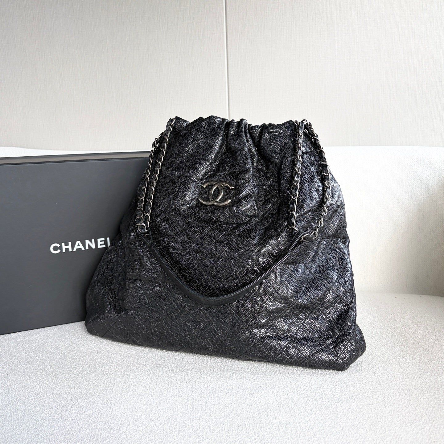 Chanel - Shopping Bag - Leather - Black - (large)