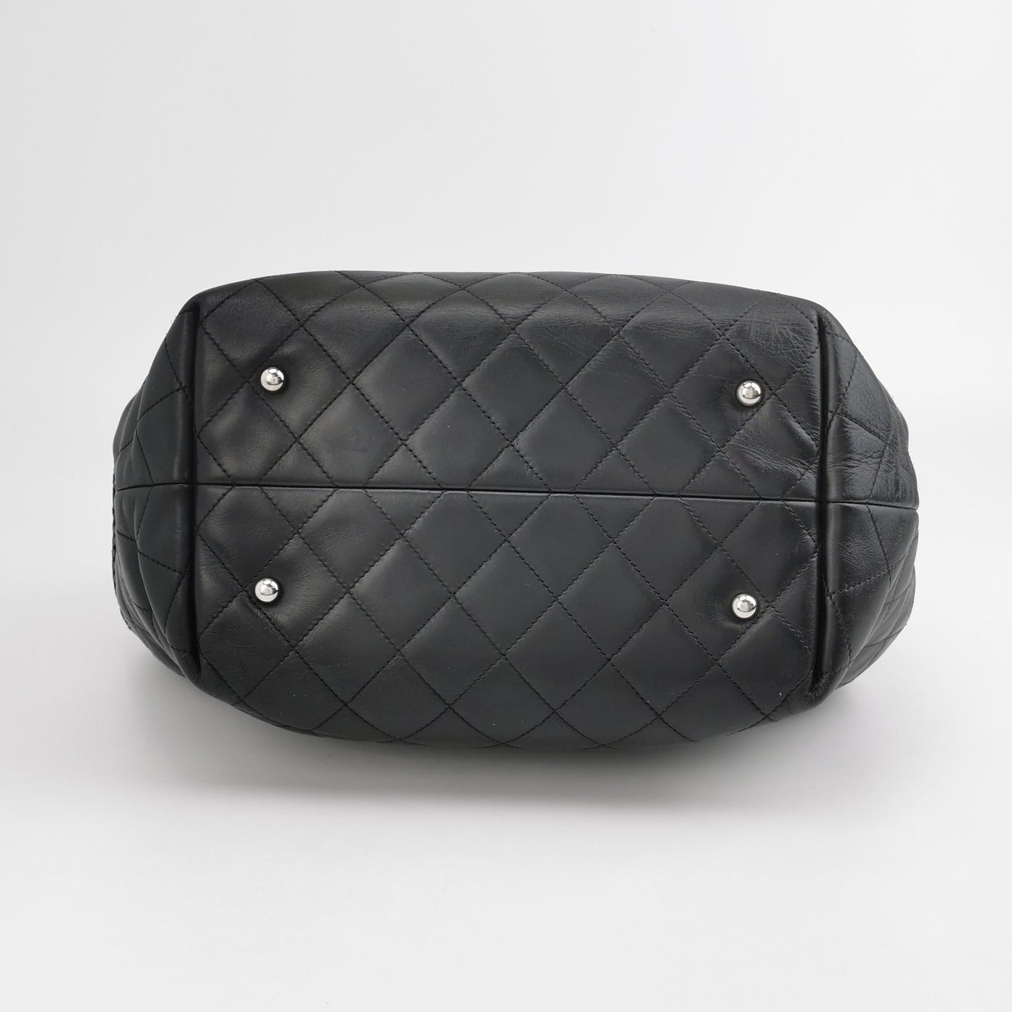 Chanel - Shopping Bag - Leather - Black - (Other)
