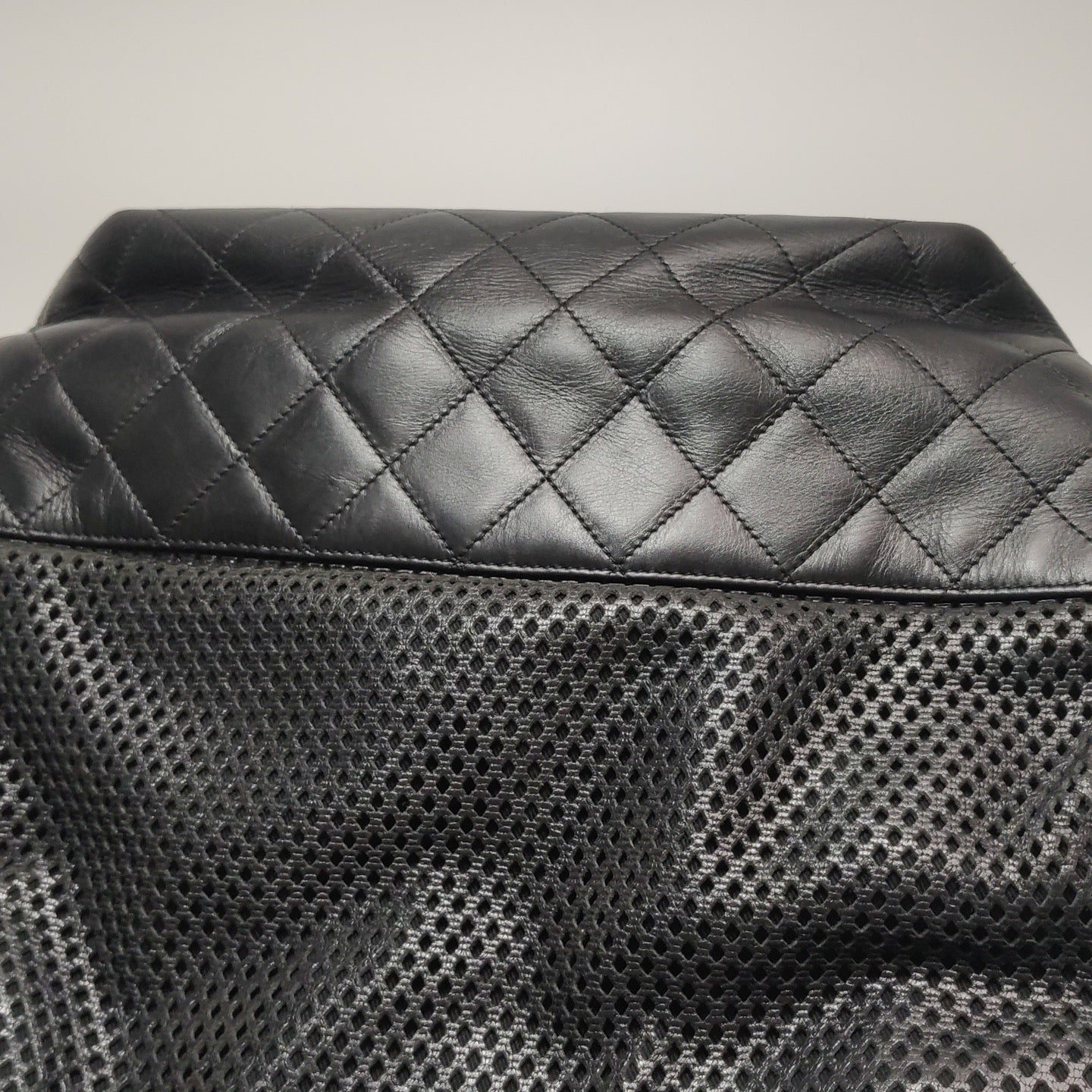Chanel - Shopping Bag - Leather - Black - (Other)