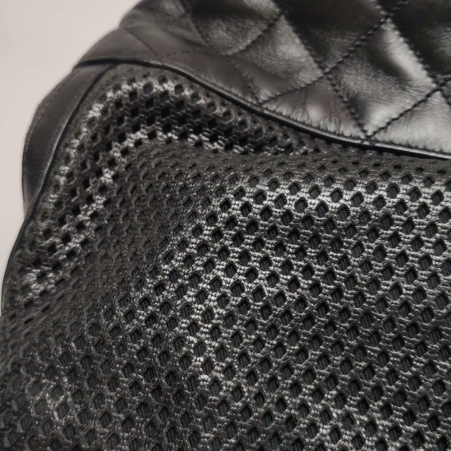 Chanel - Shopping Bag - Leather - Black - (Other)