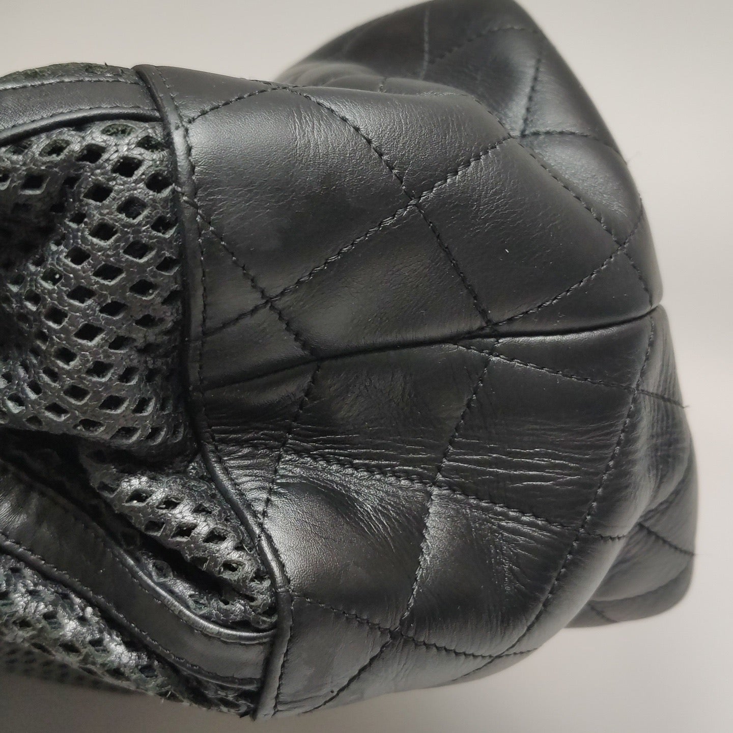 Chanel - Shopping Bag - Leather - Black - (Other)