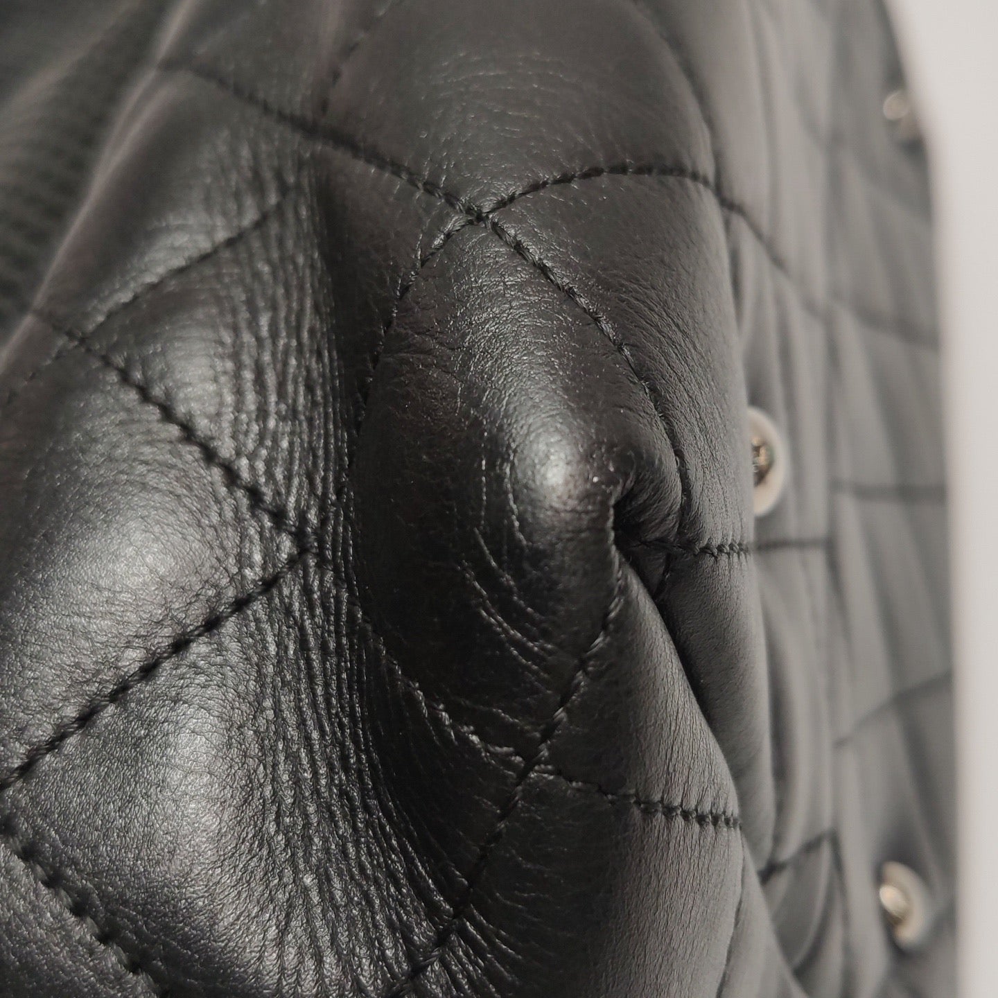 Chanel - Shopping Bag - Leather - Black - (Other)