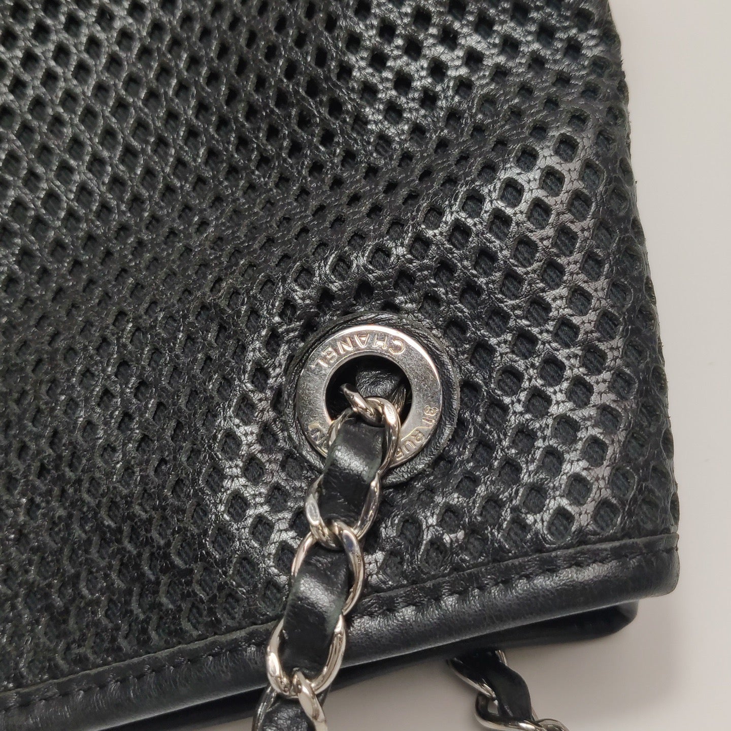 Chanel - Shopping Bag - Leather - Black - (Other)