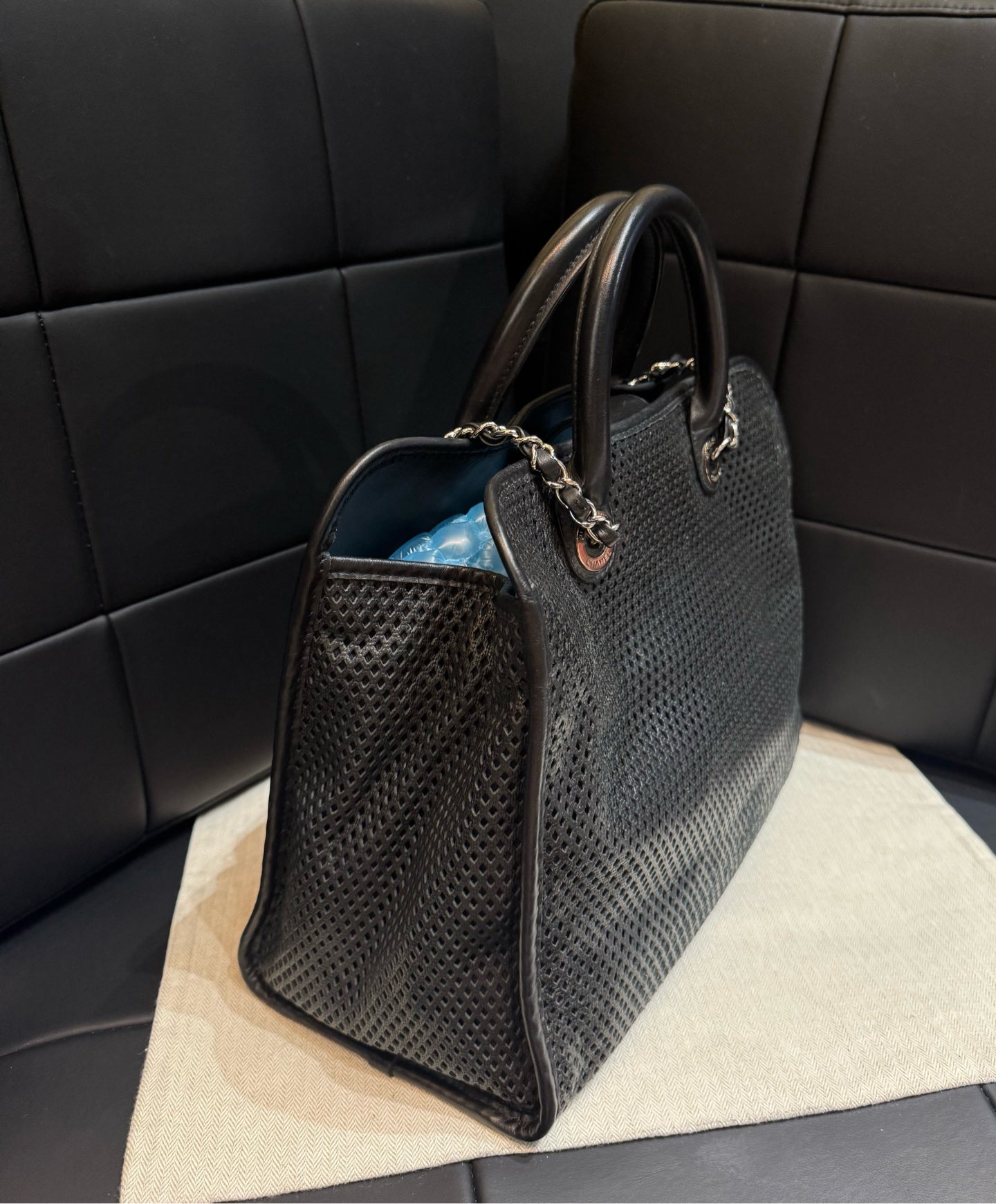 Chanel - Shopping Tote - Leather - Black - (medium)