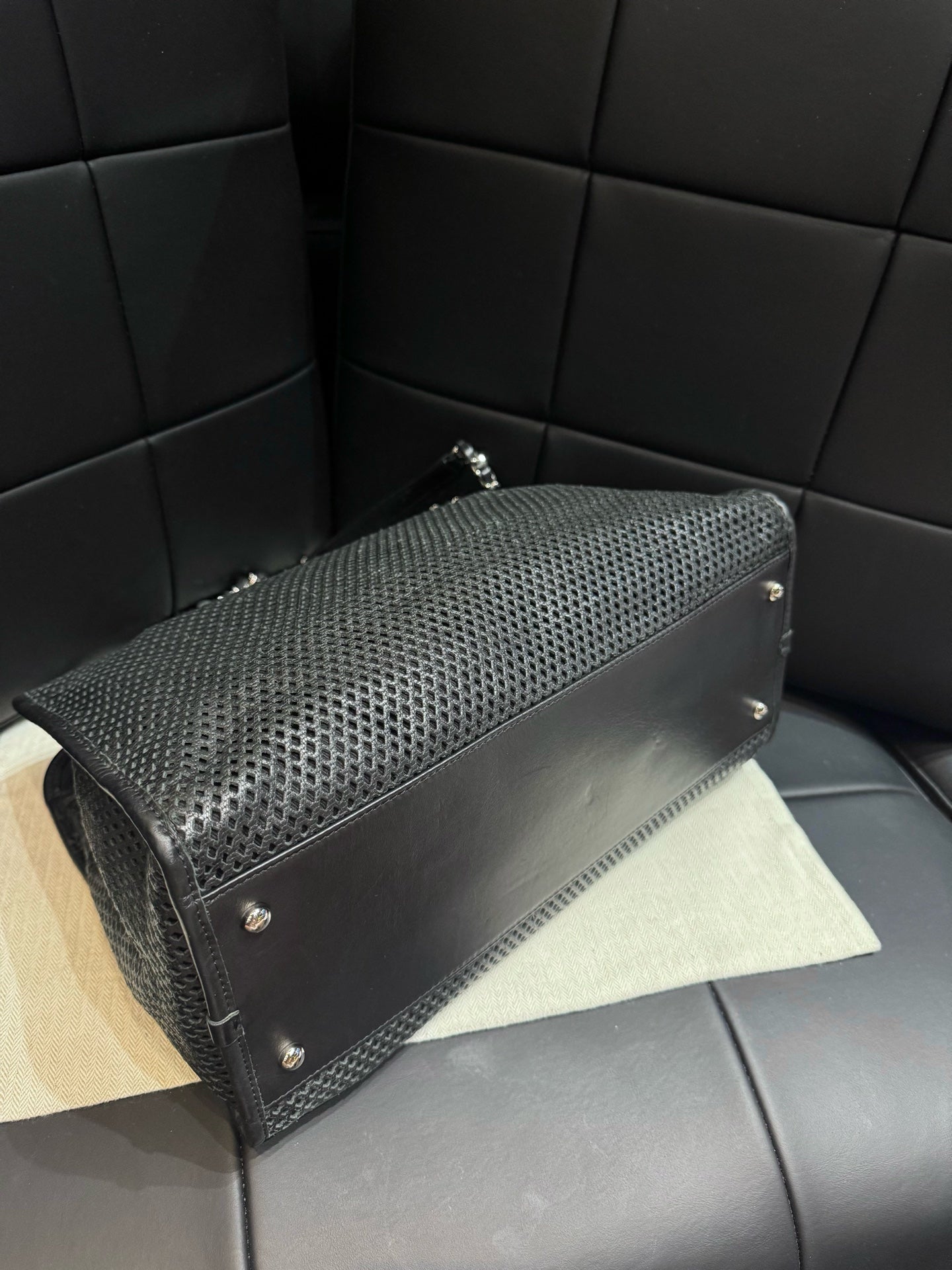 Chanel - Shopping Tote - Leather - Black - (medium)
