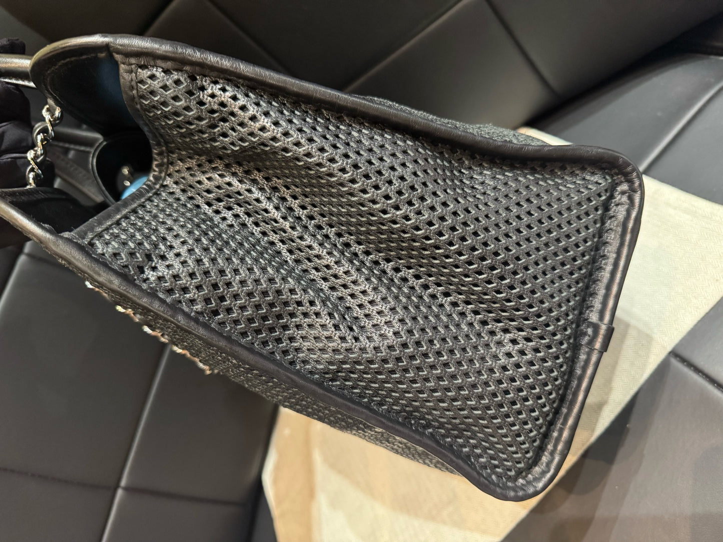 Chanel - Shopping Tote - Leather - Black - (medium)