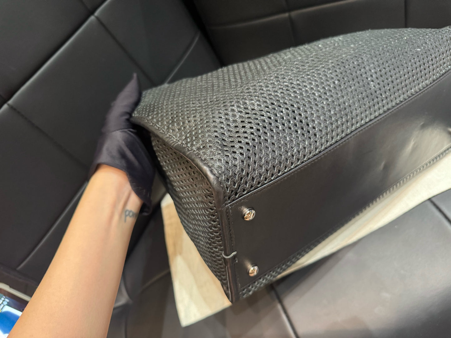 Chanel - Shopping Tote - Leather - Black - (medium)