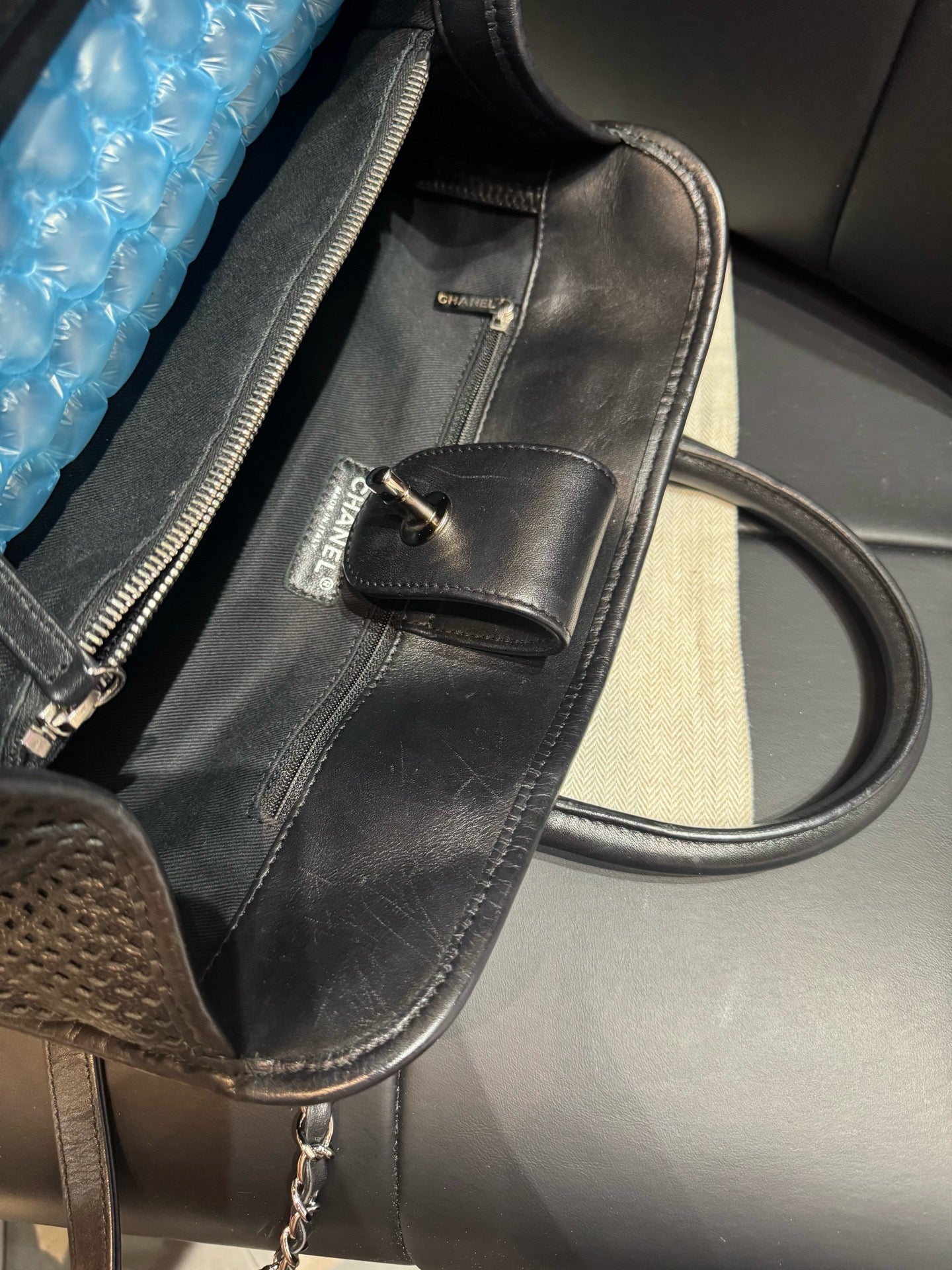 Chanel - Shopping Tote - Leather - Black - (medium)