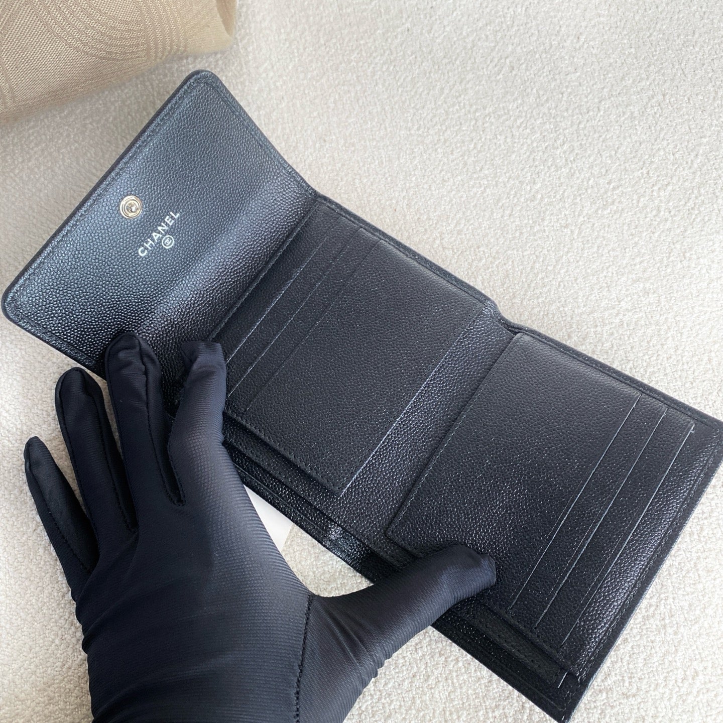 Chanel - Short Bi-fold Wallet - Caviar leather - Black - (small)