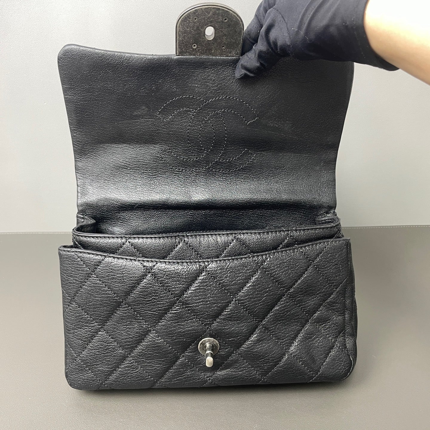 Chanel - Show Piece - Leather - Black - (medium)