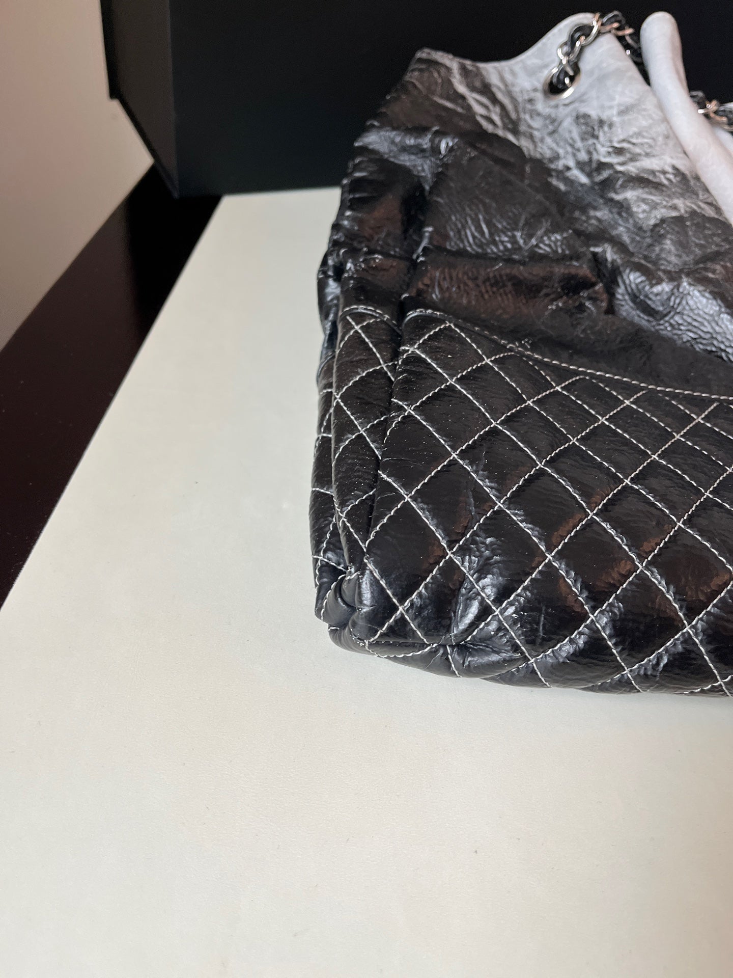 Chanel - Snow Mountain Limited Edition Tote - Leather - Black - (large)