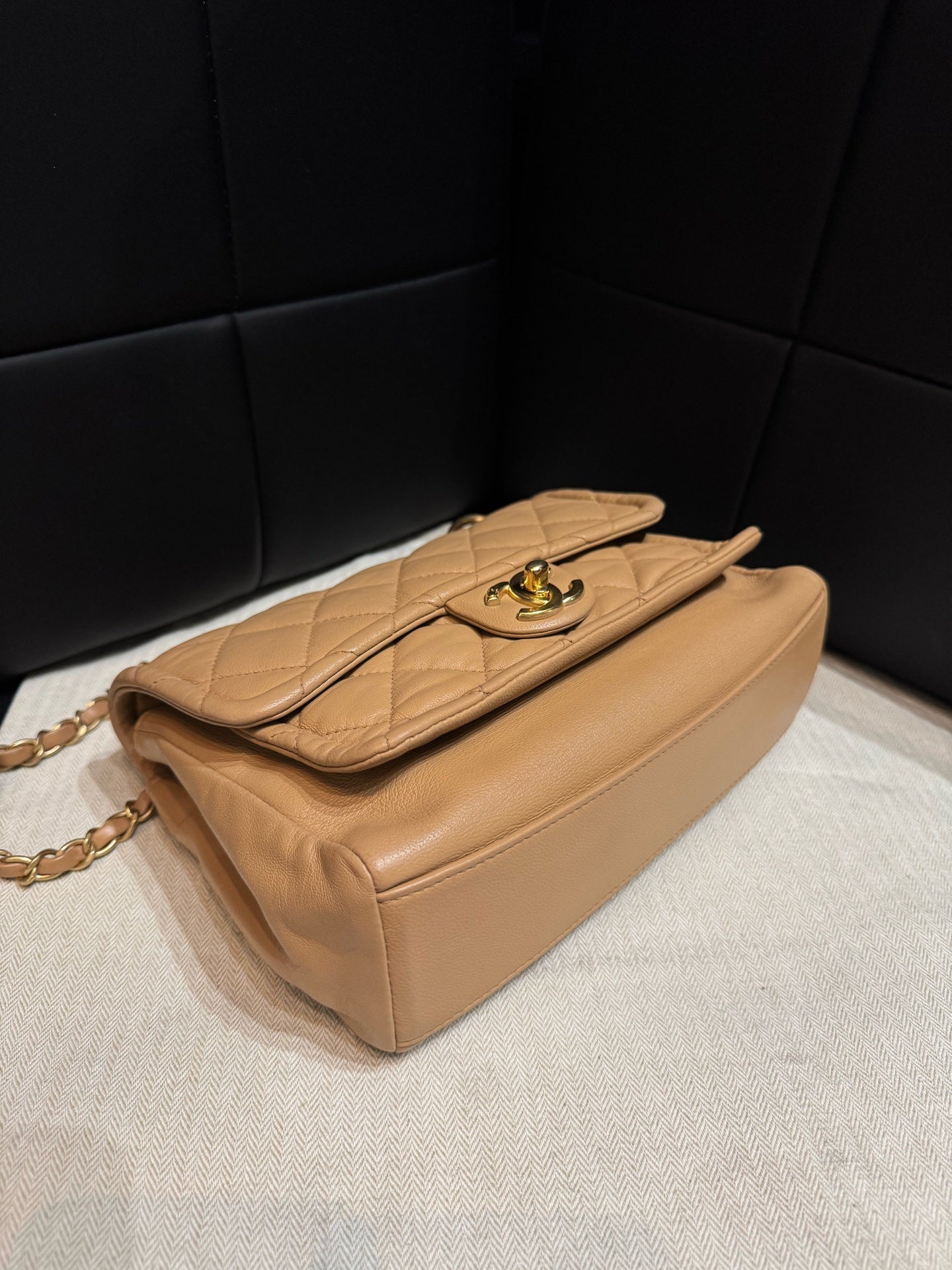 Chanel - Square flap bag - Leather - Beige - (mini)