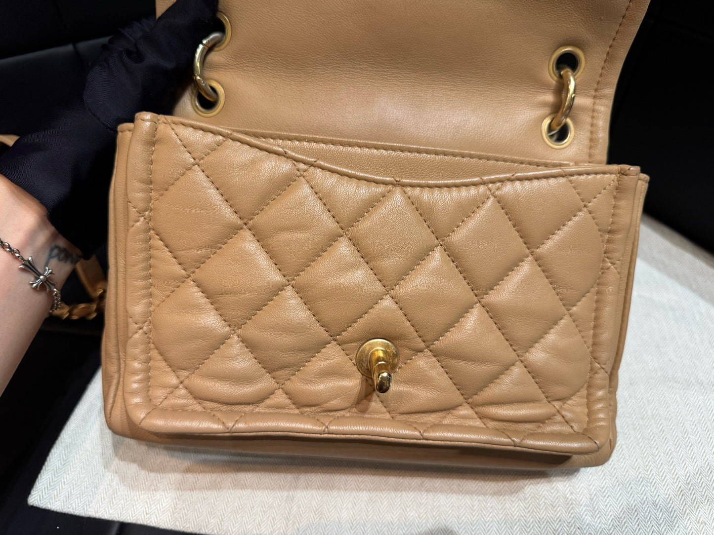 Chanel - Square flap bag - Leather - Beige - (mini)
