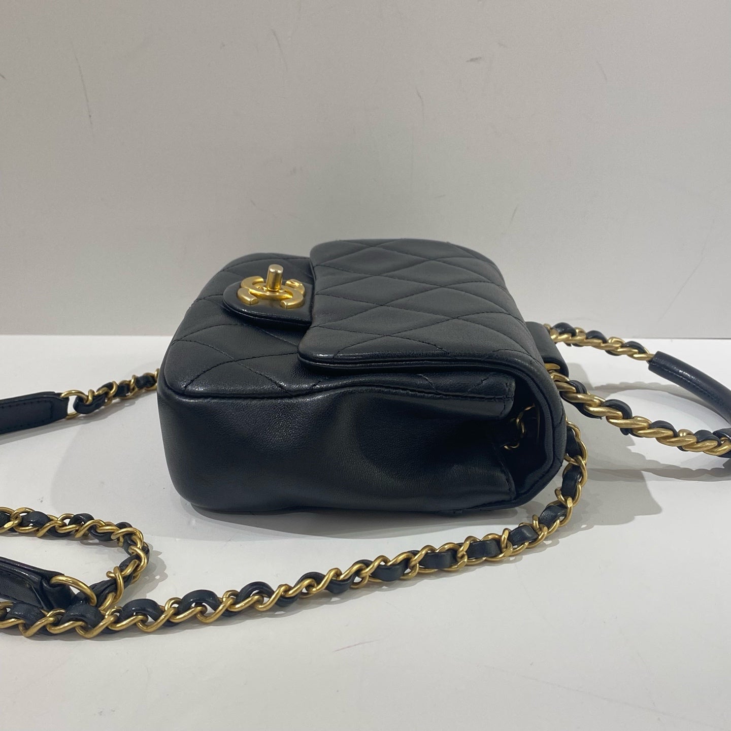 Chanel - Square Mini Flap with Top Handle - Lambskin leather - Black - (mini)