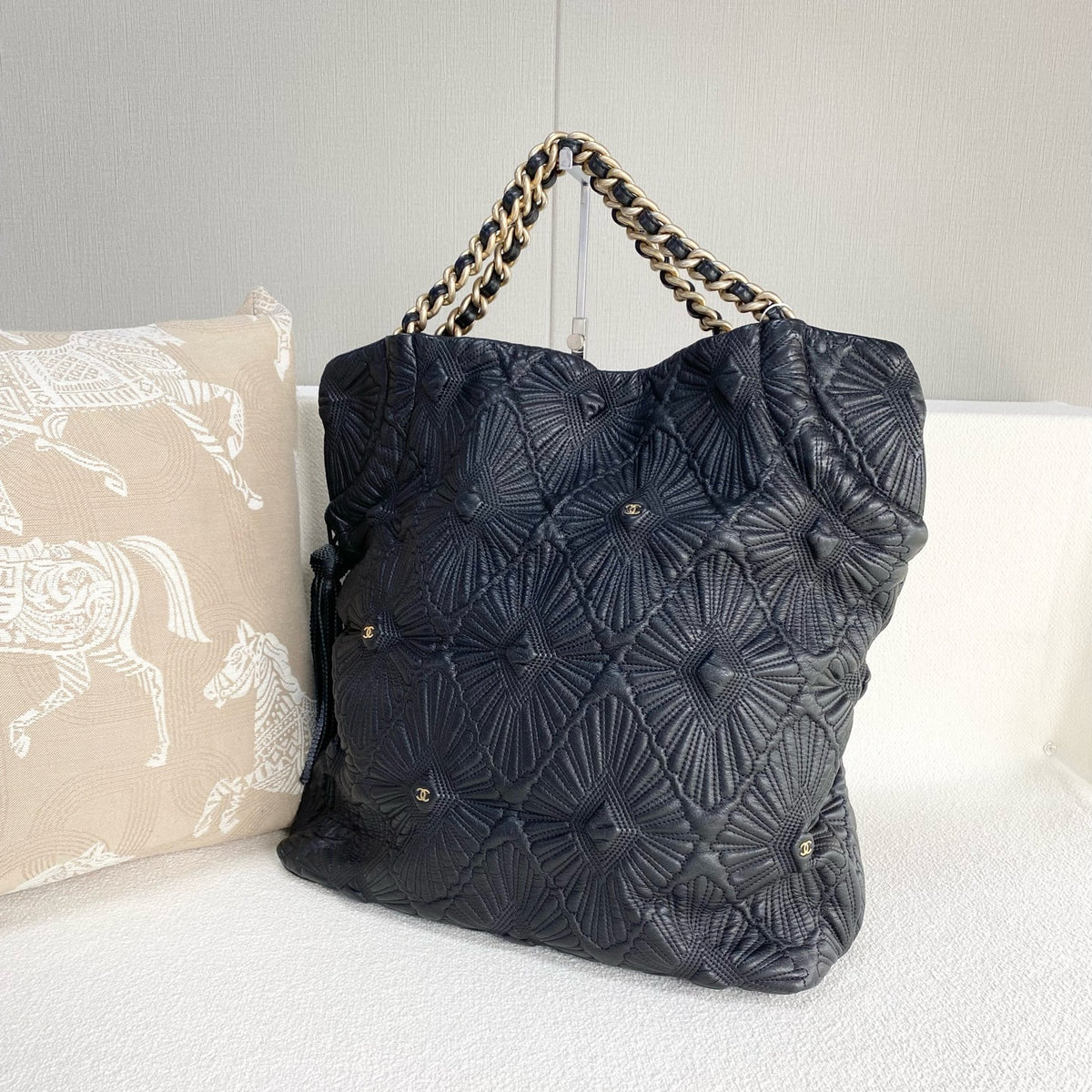 Chanel - Tassel Tote Bag - Leather - Black