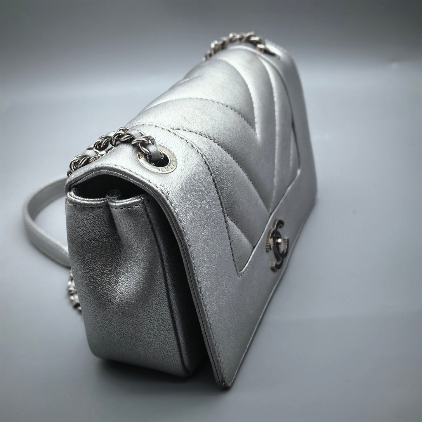 Chanel - Timeless/Classique - Calfskin - Silver - (mini)