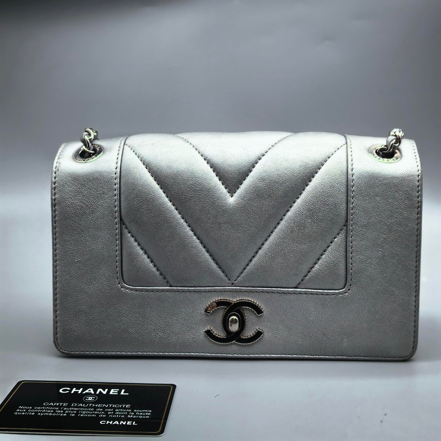 Chanel - Timeless/Classique - Calfskin - Silver - (mini)