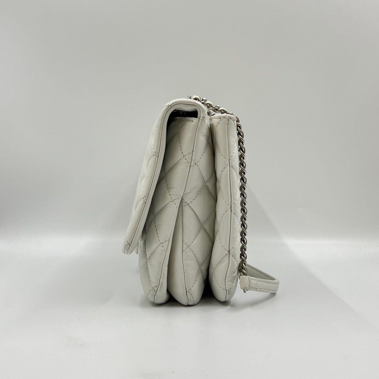 Chanel - Timeless/Classique - Calfskin - White - (large)