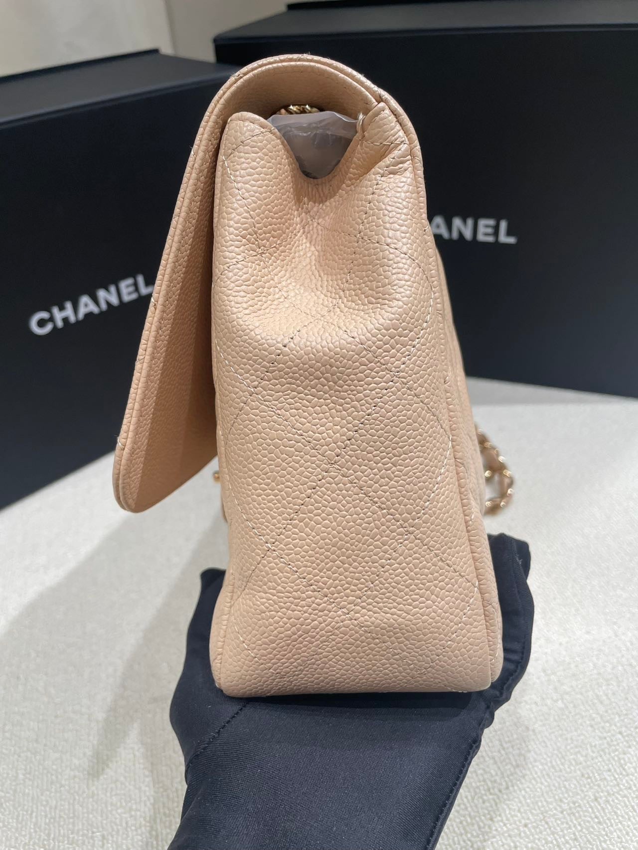 Chanel - Timeless/Classique - Leather - Beige - (large)