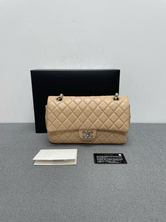 Chanel - Timeless/Classique - Leather - Beige - (medium)