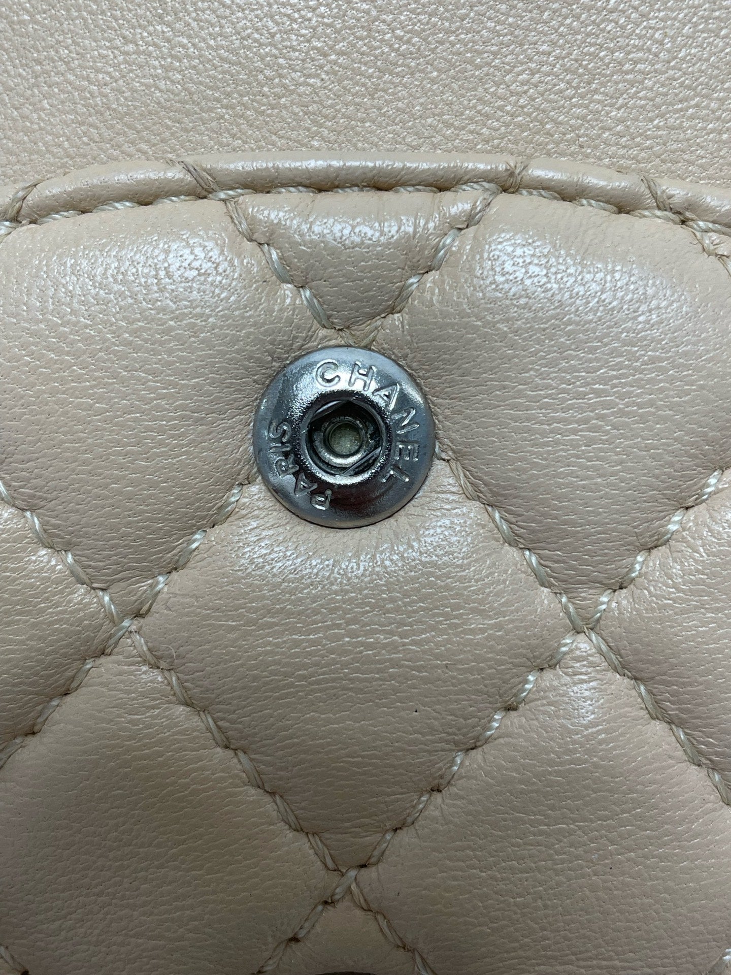 Chanel - Timeless/Classique - Leather - Beige - (medium)