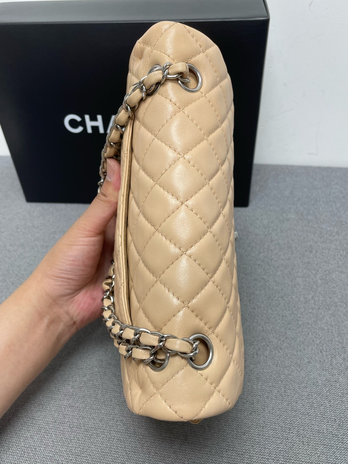 Chanel - Timeless/Classique - Leather - Beige - (medium)