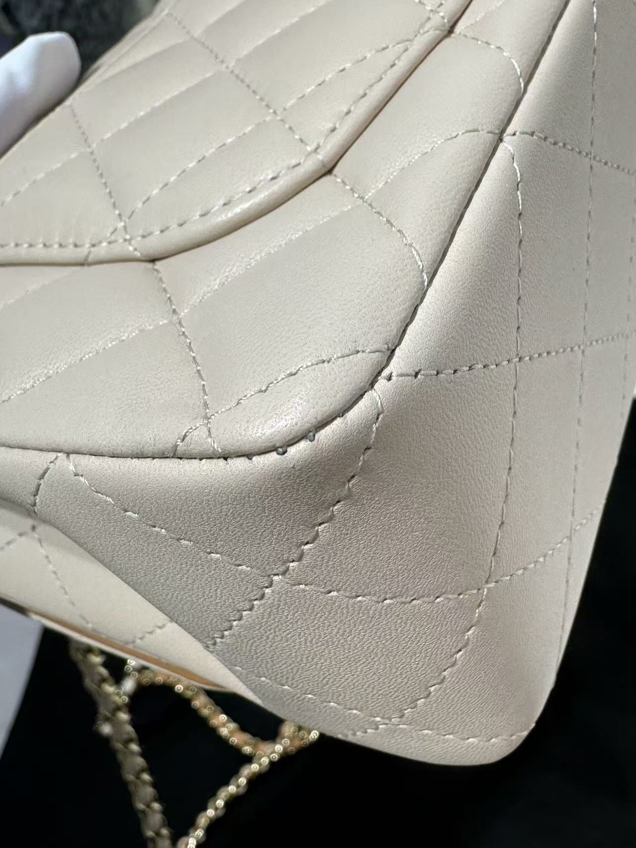 Chanel - Timeless/Classique - Leather - Beige - (mini)