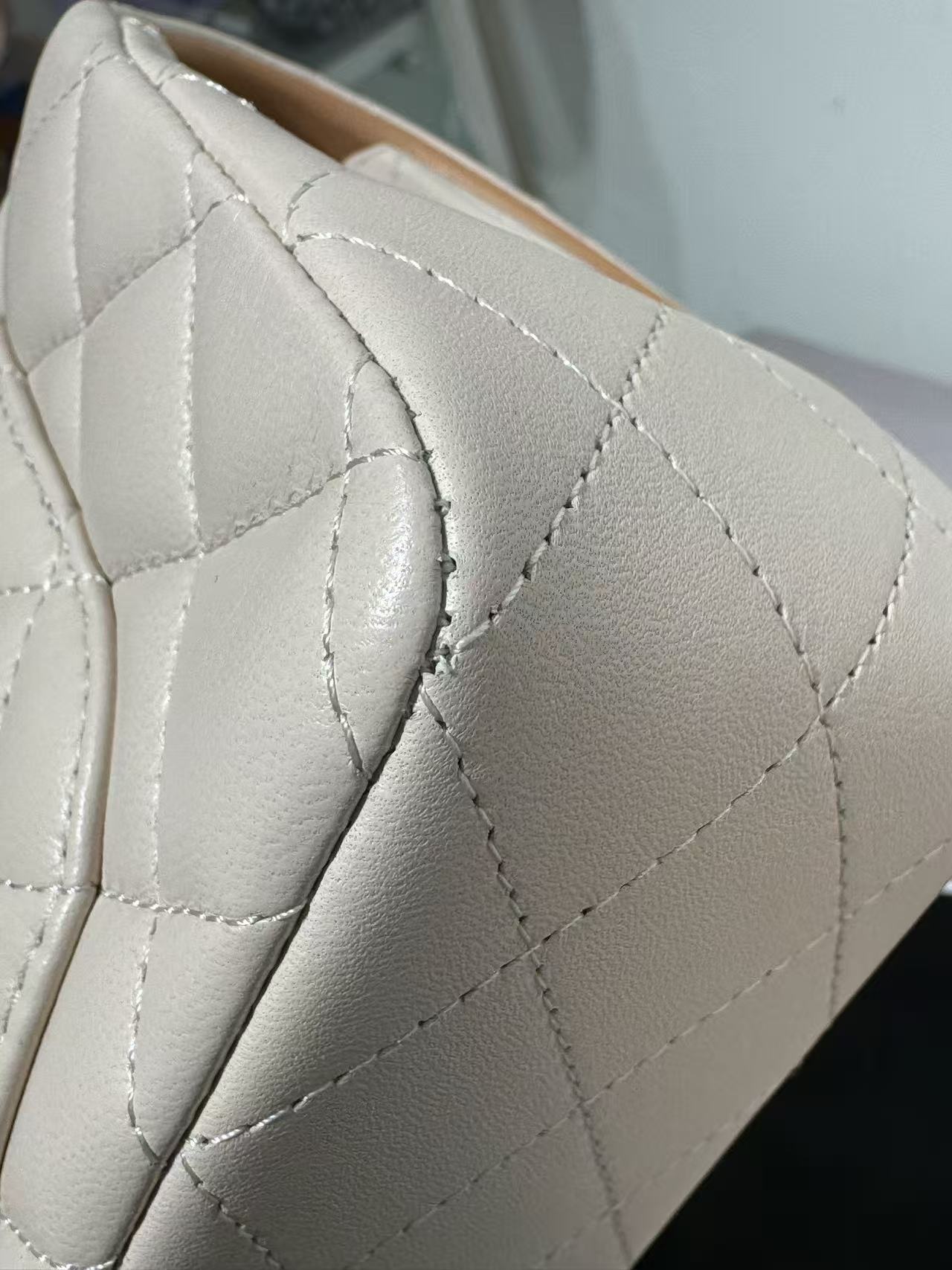 Chanel - Timeless/Classique - Leather - Beige - (mini)