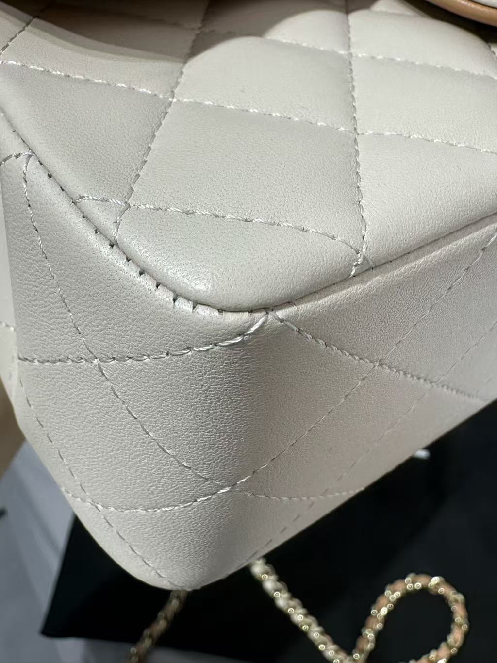 Chanel - Timeless/Classique - Leather - Beige - (mini)