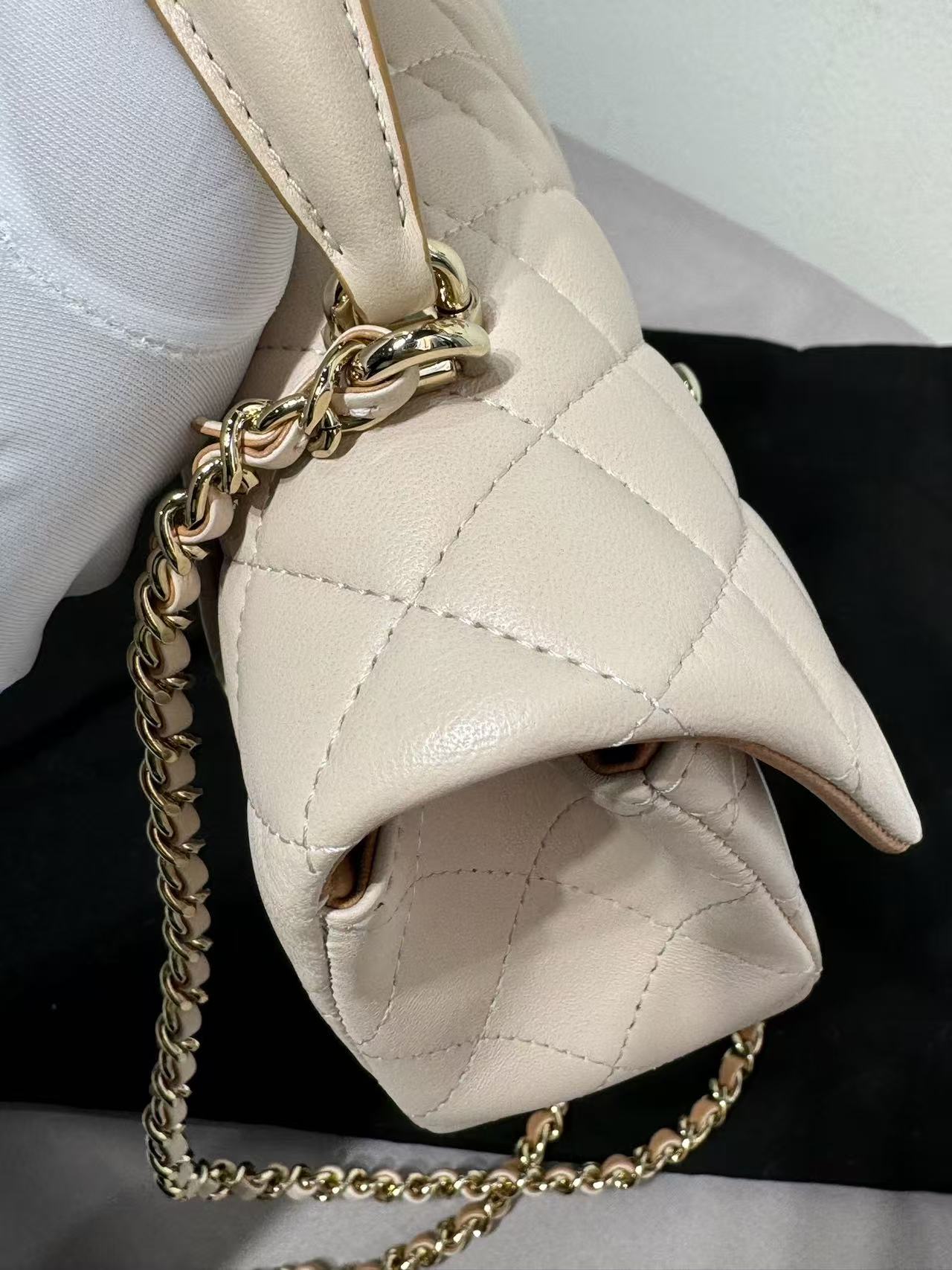 Chanel - Timeless/Classique - Leather - Beige - (mini)