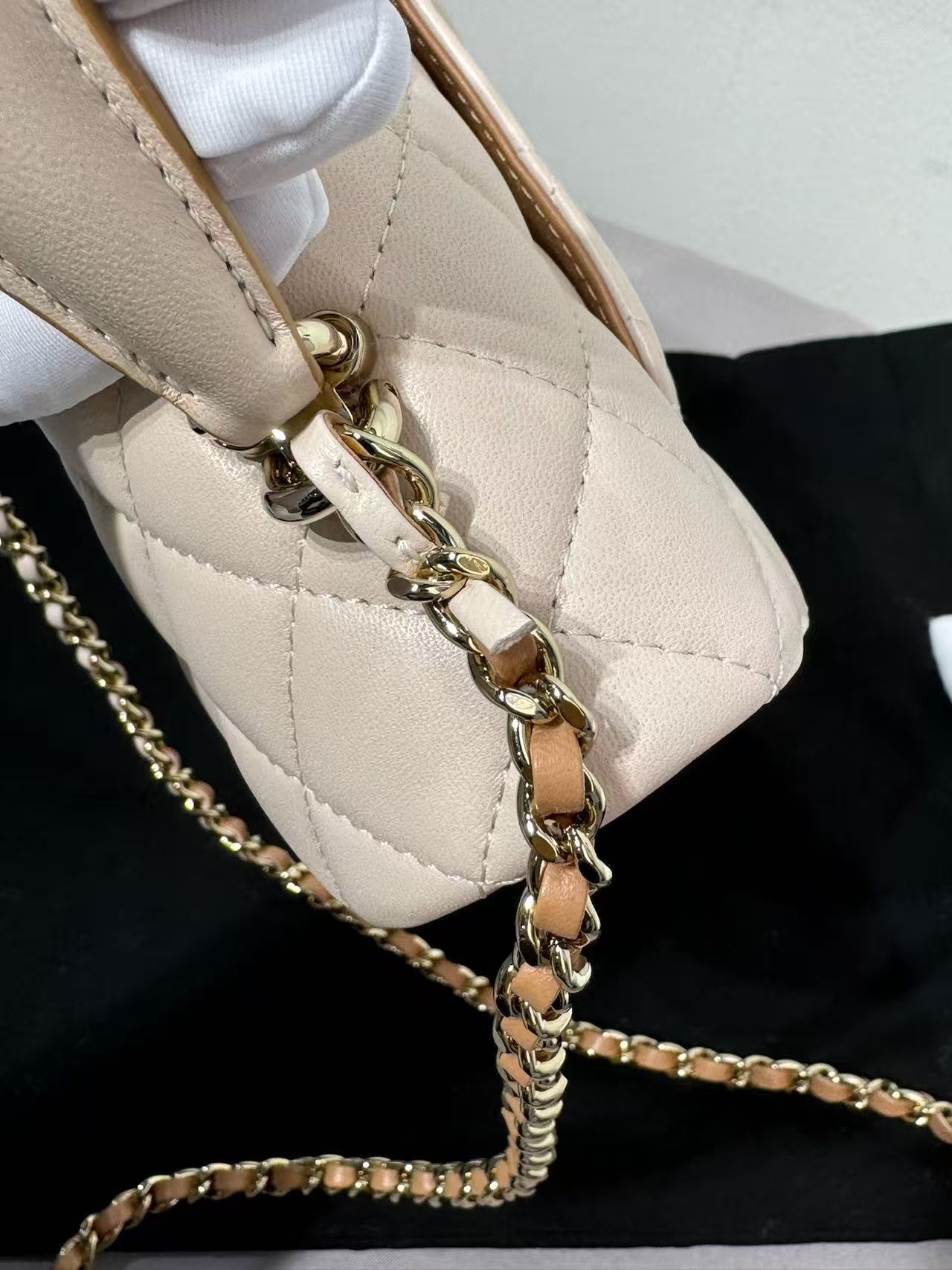 Chanel - Timeless/Classique - Leather - Beige - (mini)