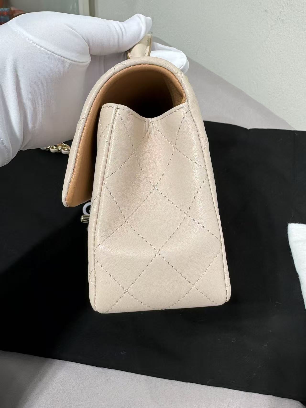 Chanel - Timeless/Classique - Leather - Beige - (mini)