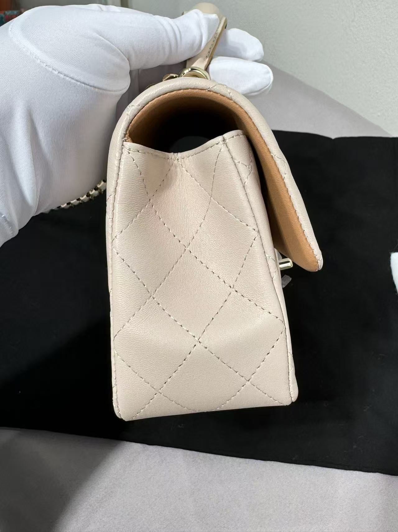 Chanel - Timeless/Classique - Leather - Beige - (mini)