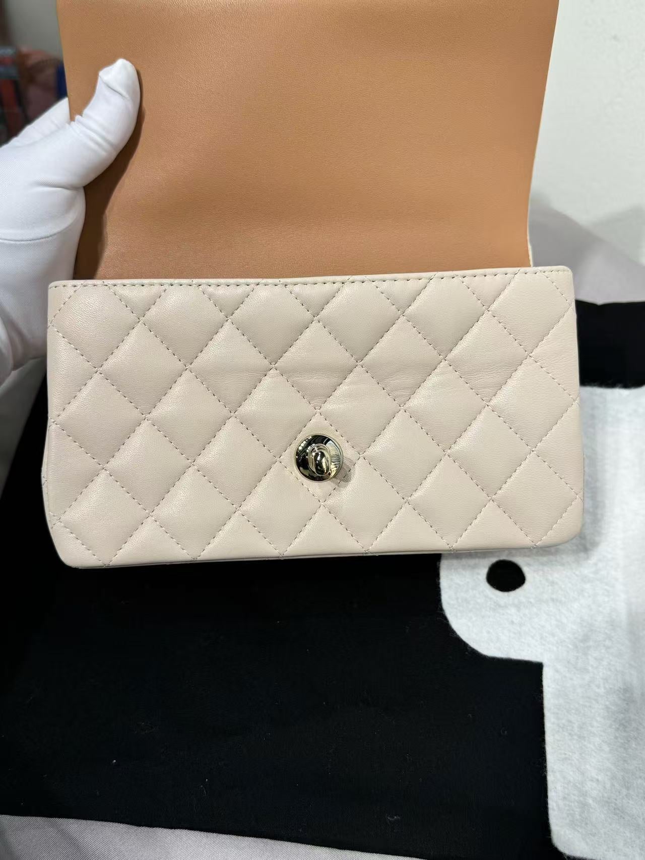 Chanel - Timeless/Classique - Leather - Beige - (mini)
