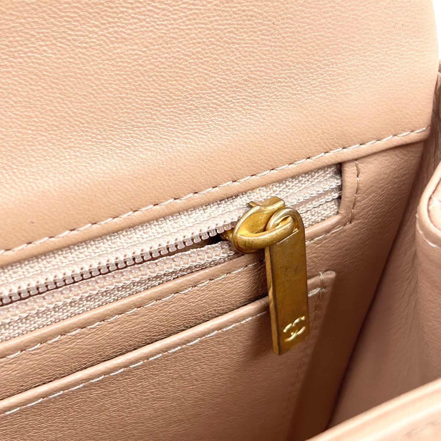 Chanel - Timeless/Classique - Leather - Beige - (mini)