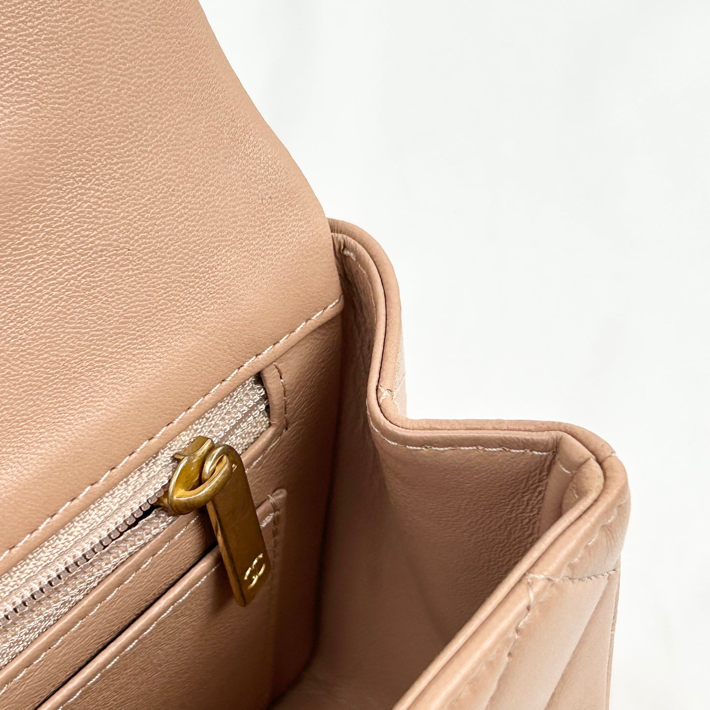 Chanel - Timeless/Classique - Leather - Beige - (mini)