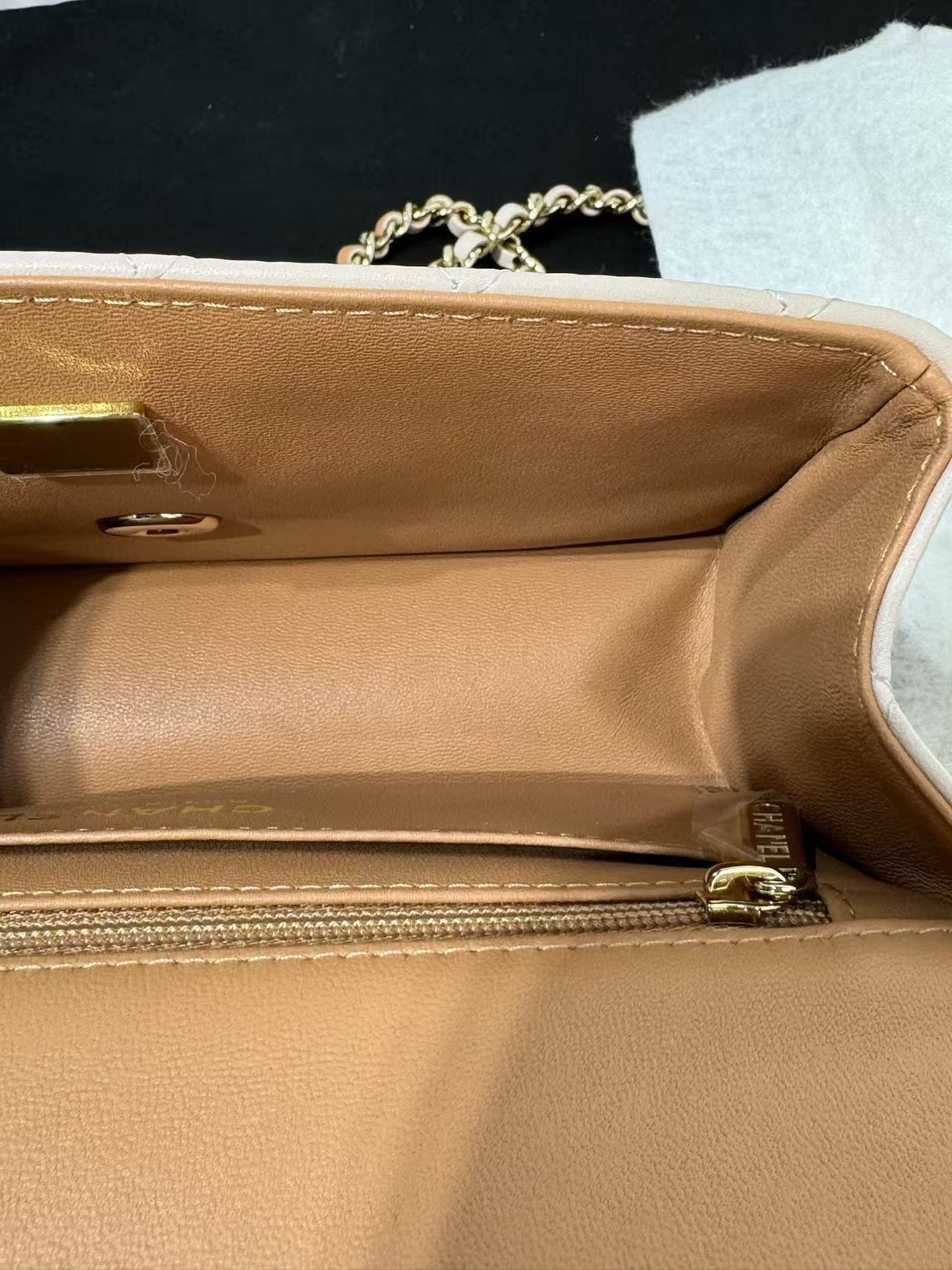 Chanel - Timeless/Classique - Leather - Beige - (mini)