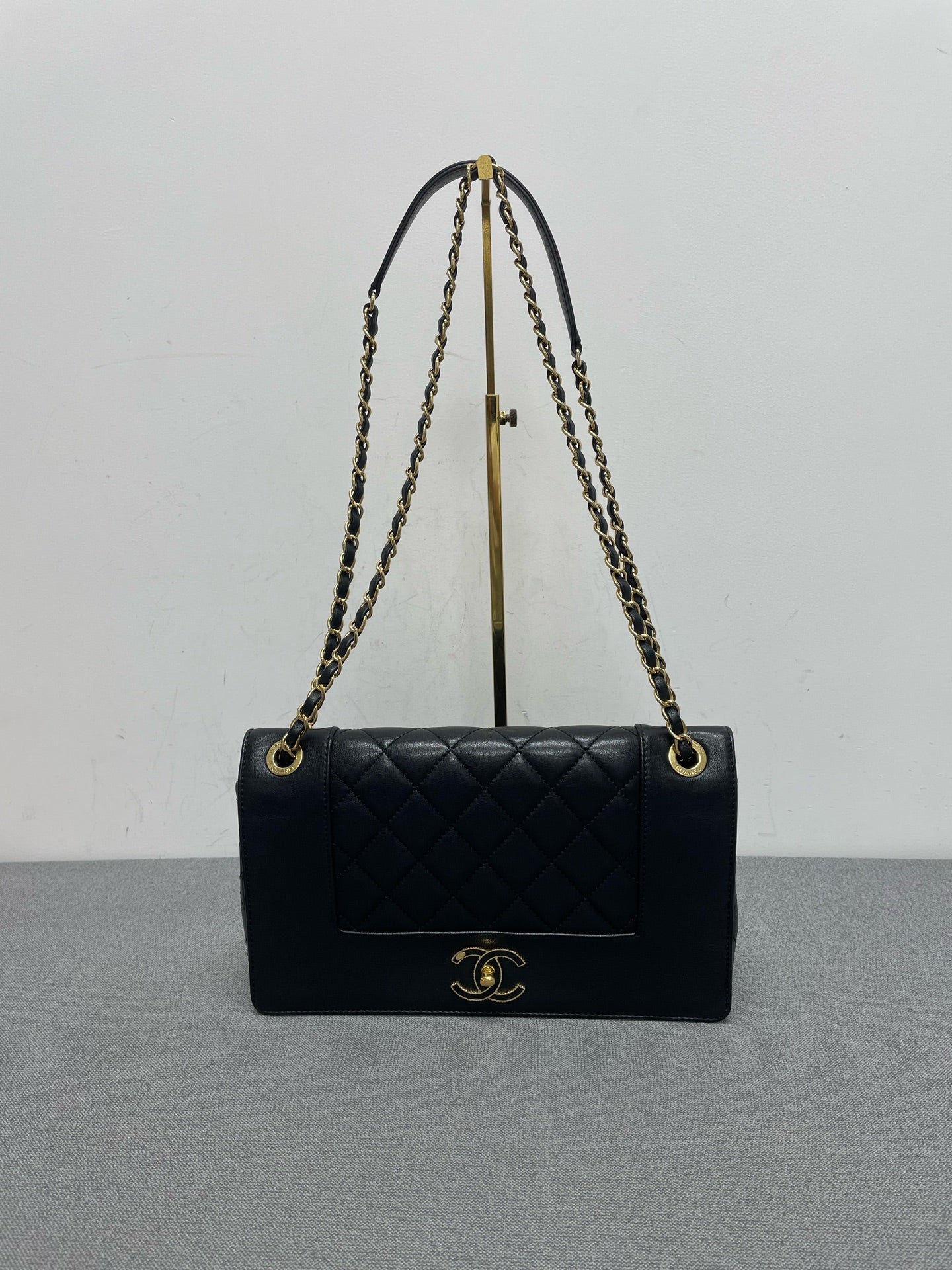 Chanel - Timeless/Classique - Leather - Black - (Large)