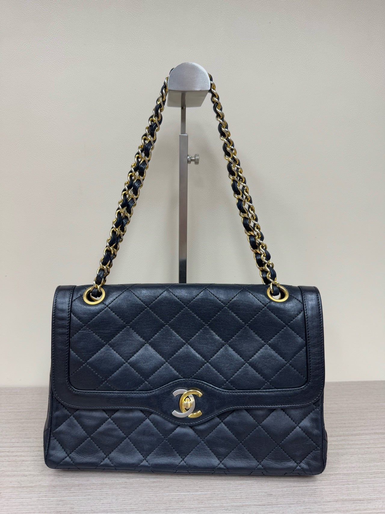 Chanel - Timeless/Classique - Leather - Black - (medium)